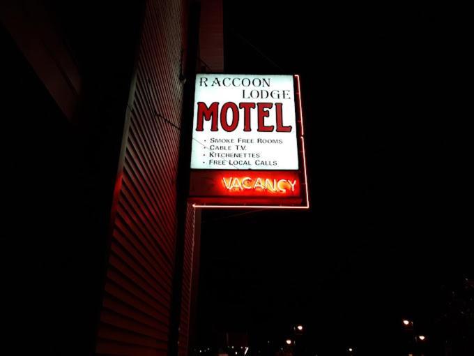 Raccoon Lodge Motel Sylvan Lake Eksteriør bilde