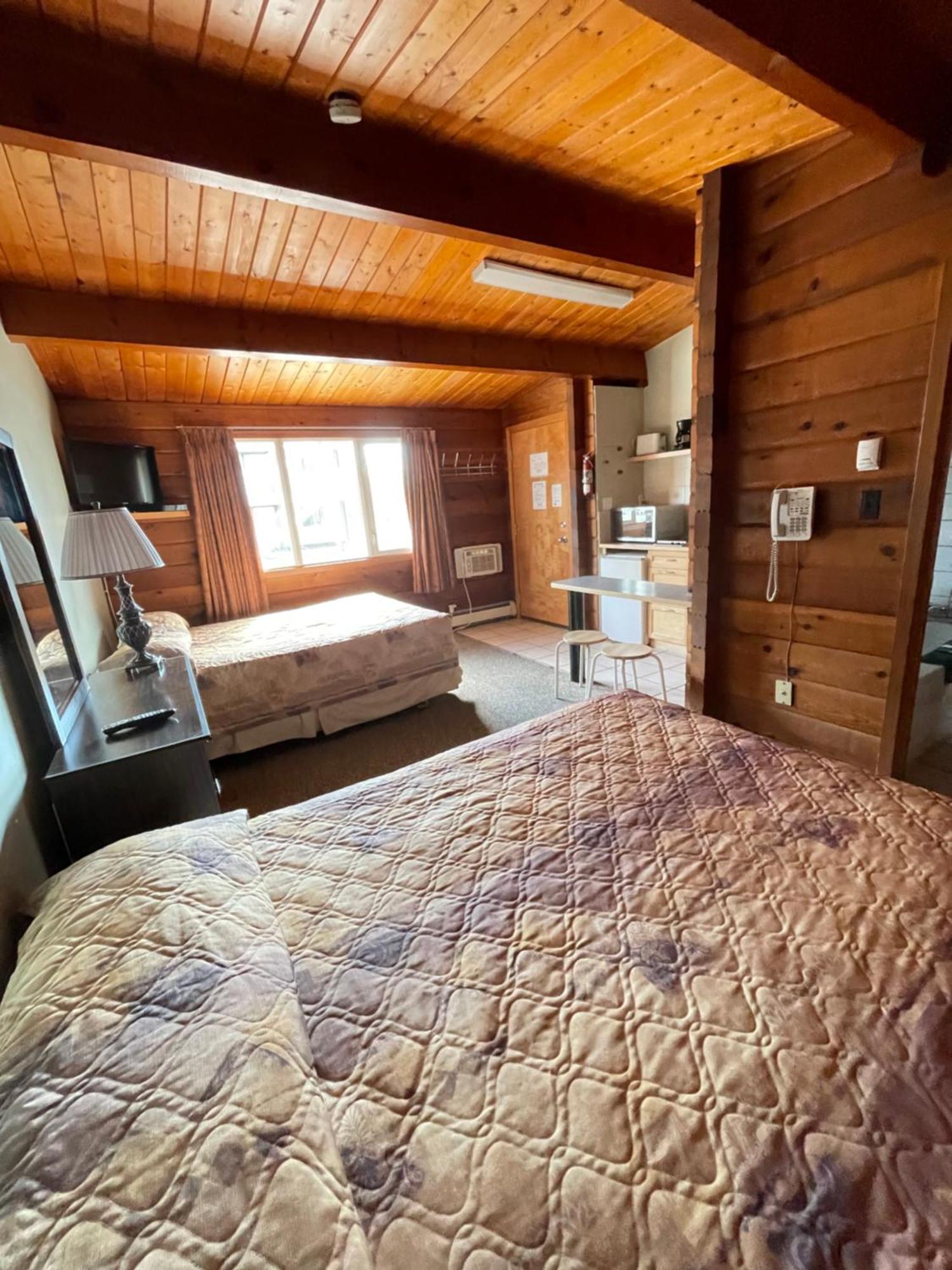 Raccoon Lodge Motel Sylvan Lake Eksteriør bilde